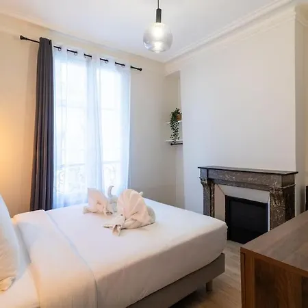 B2 Two Bedrooms Champs Elysees Arc De Triomphe Ac Paris