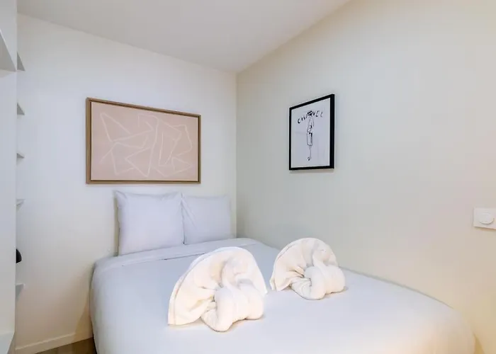 Daire B2#two Bedrooms#champs Elysees#arc De Triomphe#ac