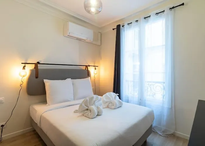 B2#two Bedrooms#champs Elysees#arc De Triomphe#ac Daire Paris