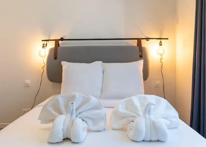 B2#two Bedrooms#champs Elysees#arc De Triomphe#ac *